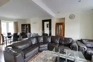 106 Cornwallis Road, photo 4