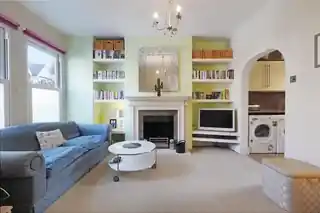106 Elthorne Avenue, photo 3