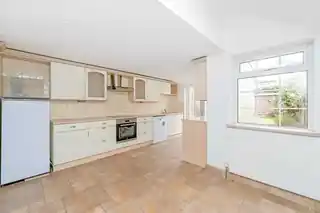 106 Fulwell Road, photo 3