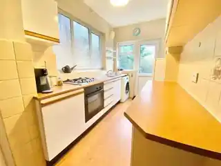 106 Longmore Avenue, photo 3