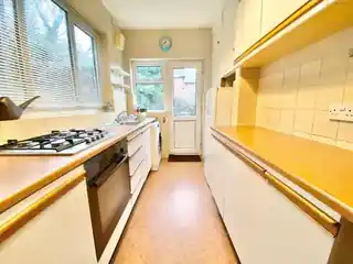 106 Longmore Avenue, photo 4