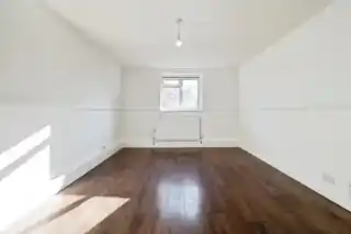 107 Avelon Road, photo 3