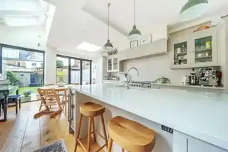 107 Canbury Avenue, photo 2