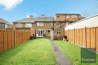 107 Fairmead Crescent, photo 2