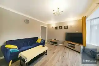 107 Fairmead Crescent, photo 4
