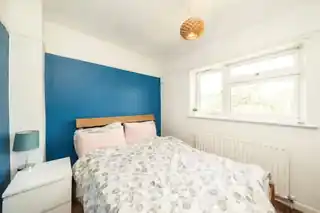 107 Fulwell Park Avenue, photo 3