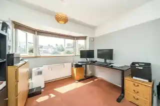 107 Fulwell Park Avenue, photo 4