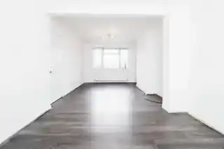 107 Harlow Road, photo 4