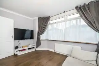 107 Merlin Road, photo 2
