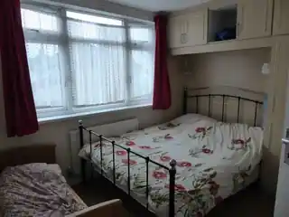 107 Saunton Avenue, photo 3