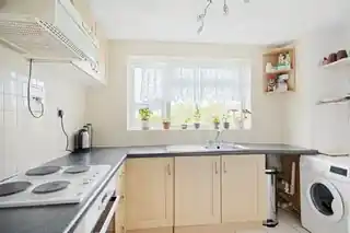 107 Wessex Drive, photo 3