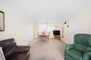 107 Wessex Drive, photo 4