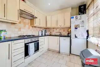 108 Bridge Lane, photo 3
