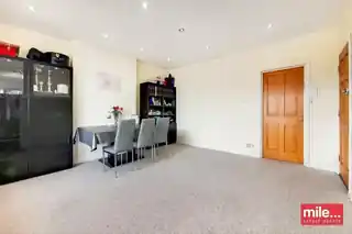 108 Bridge Lane, photo 2