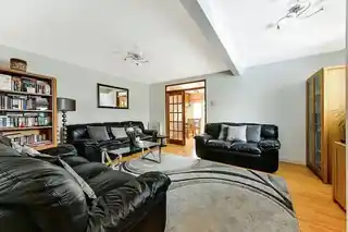 108 Canterbury Road, photo 2