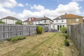 108 Durnsford Road, photo 2