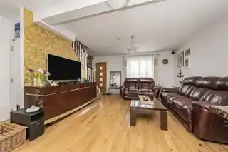 108 Durnsford Road, photo 4