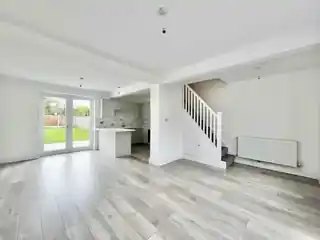 108 Essex Road, photo 2