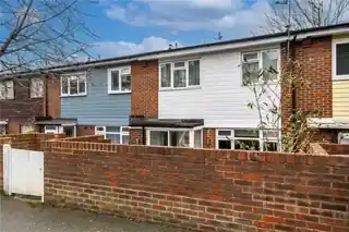 108 Estreham Road, photo 2