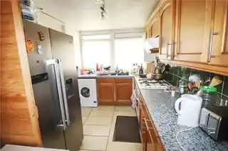 108 Upper Abbey Road, photo 2