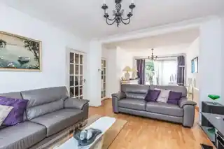 109 Arlington Road, photo 2