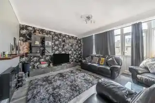 109 Brenchley Gardens, photo 2