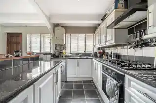 109 Brenchley Gardens, photo 3