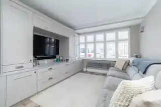 109 Brocks Drive, photo 2