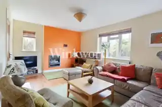 109 Carpenter Gardens, photo 4