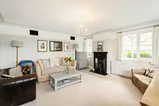 109 Downs Court Road, photo 2