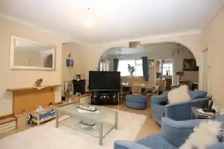 109 Galliard Road, photo 3