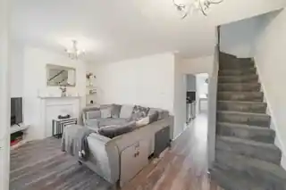 109 Sandringham Crescent, photo 4