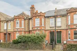109 Villiers Road, photo 2