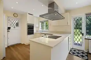 109 Wolsey Road, photo 3