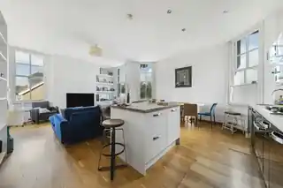 10B Vicarage Road, photo 2