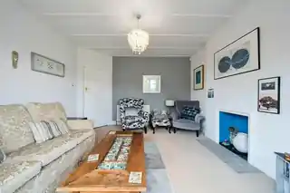 11 Acacia Avenue, photo 4