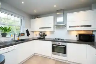 11 Armstrong Close, photo 4