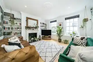 11 Aulton Place, photo 2