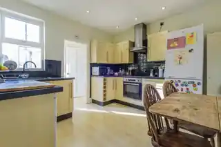 11 Banks Lane, photo 2