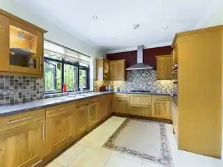 11 Barton Road, photo 4