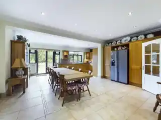 11 Barton Road, photo 3