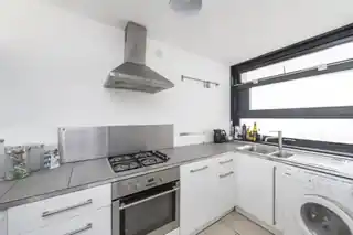 11 Broadfield Lane, photo 2