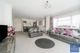 11 Burland Road, photo 3
