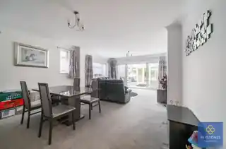 11 Burland Road, photo 4