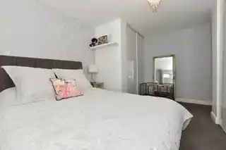 11 Burnell Avenue, photo 3