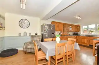 11 Burnell Avenue, photo 4