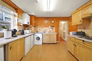 11 Burnfoot Avenue, photo 3
