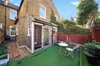 11 Burnfoot Avenue, photo 4