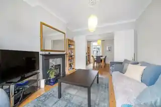 11 Chantrey Road, photo 2