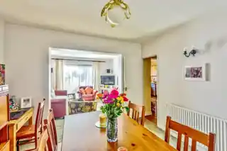 11 Charnwood Road, photo 3